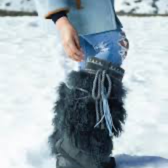 Manitobah Mukluks Ulu winter fur boots mukluk - Picture 2 of 12
